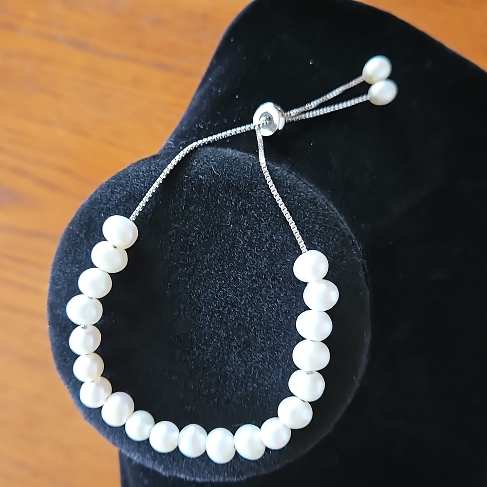 Adjustable Pearl Bracelet